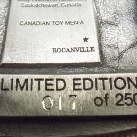 Canadian Toy Magazine 6th Anniversary Belt Buckle - Picture 4 of 8